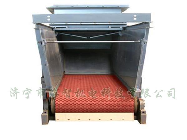 防腐蝕帶式（甲帶）給料機(jī)采用了防打滑膠帶，防止在物料輸送過程中造成撒料后果